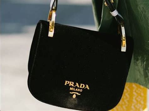 Uma bolsa Prada para chamar de sua! 